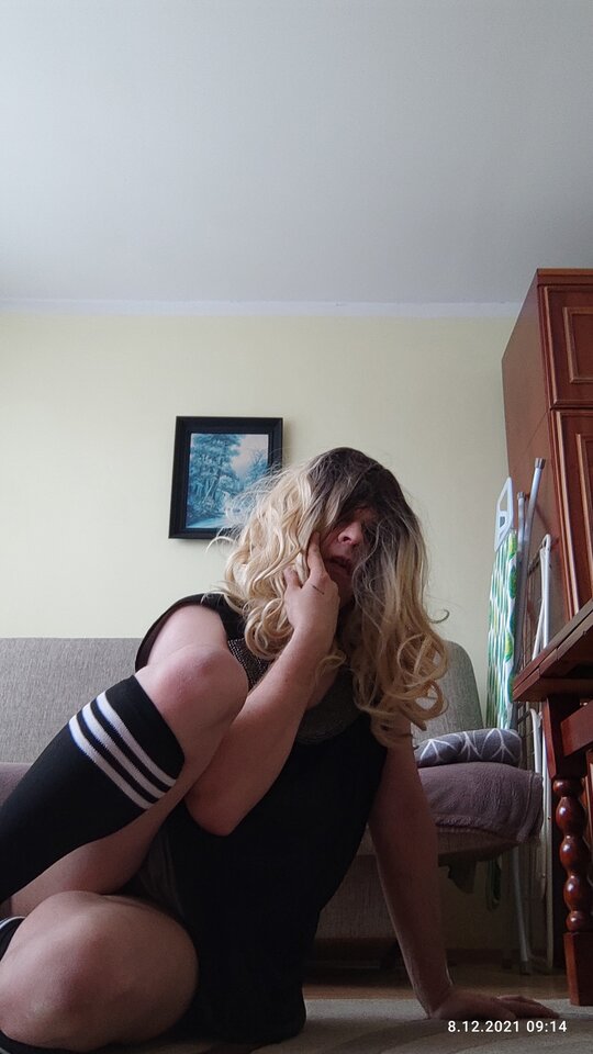 IMG_20211208_091354_TIMEBURST10.jpg - juliadada