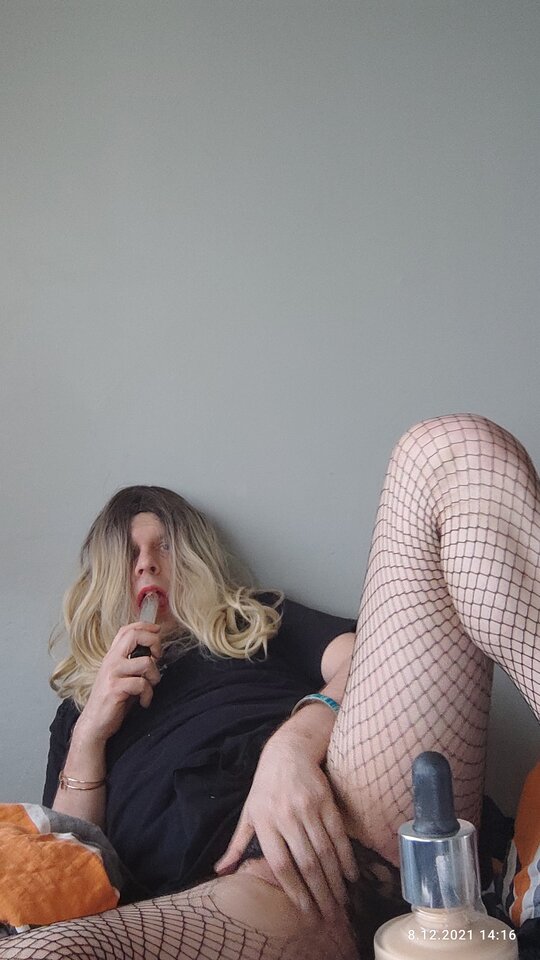 IMG_20211208_141540_TIMEBURST9.jpg - juliadada