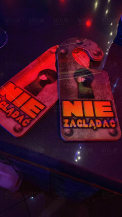 Plakietki na pokoje prywatne:) Ray Club