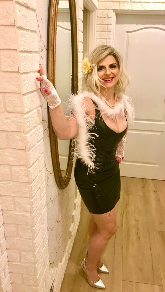 0FD89D4E-A257-4F95-BB1C-D2BB267053D0.jpeg - LadyLaura44