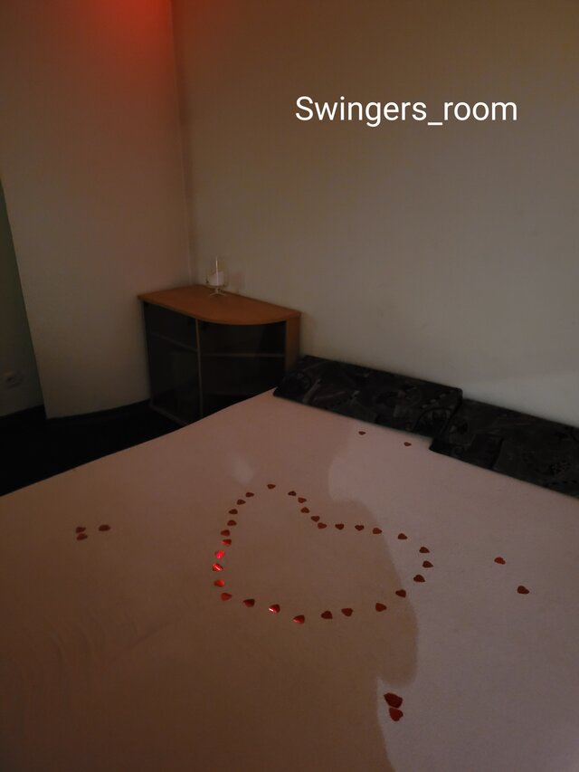 Swingers_room
