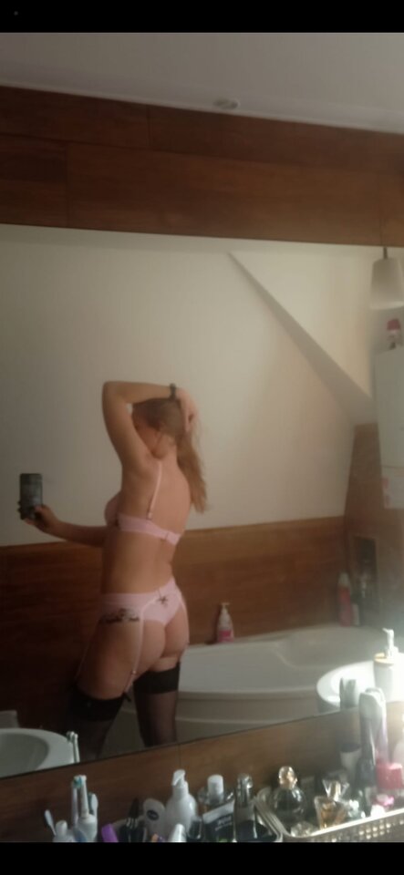 Screenshot_20220220_182544_com.whatsapp.jpg - Czarny19742611