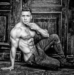 26.02 tancerz na urodziny podczas Gang Bang !