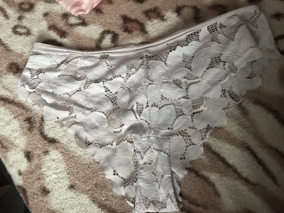 Chcesz moje majteczki przesiąknięte moim zapachem pisz - Iwonka48