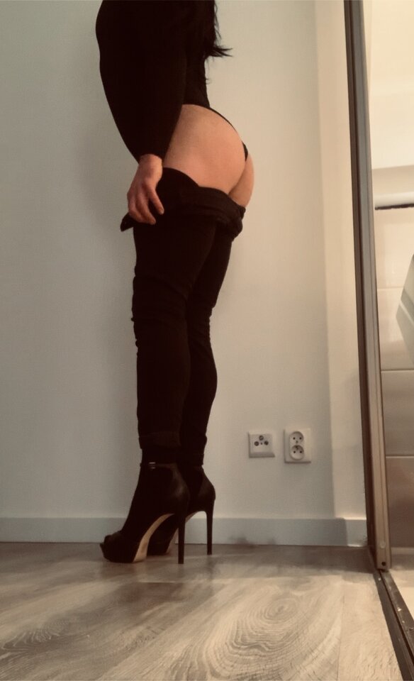 85B4A3D7-0E02-448A-97DA-DEFFE11D8BAE.jpeg - FabStock