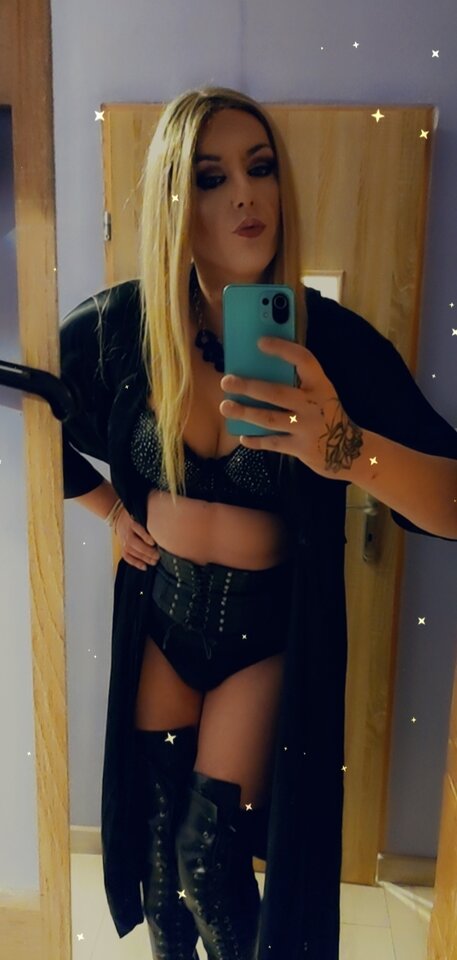 Snapchat-899325697.jpg - KarolinaShemale29