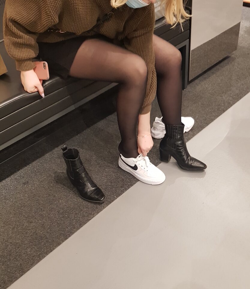 20220319_183039.jpg - iPantyhose