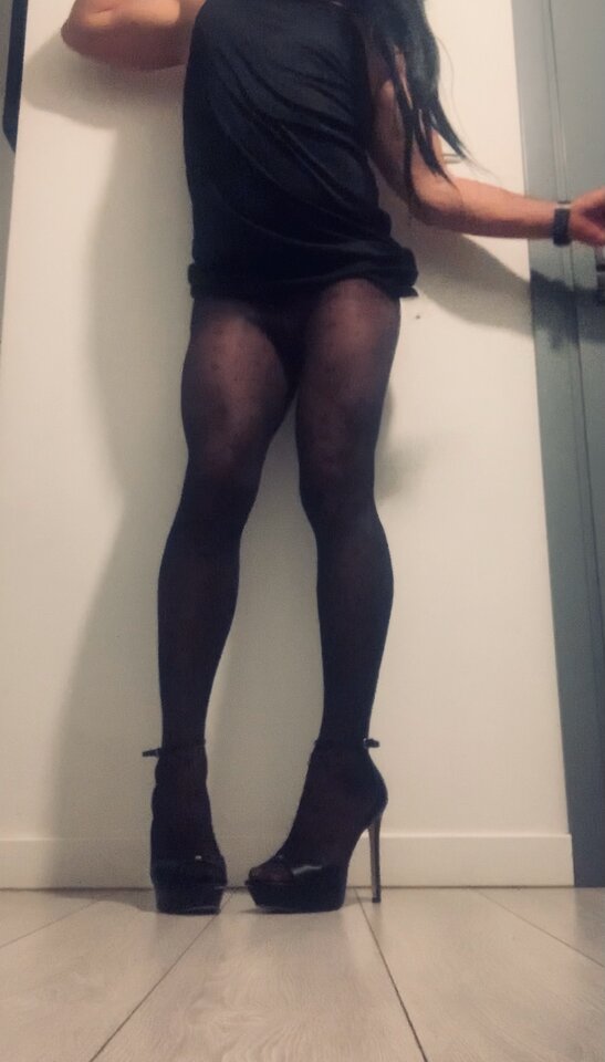 DFFAC659-56CD-4700-A1A0-7EAA129FB71B.jpeg - FabStock