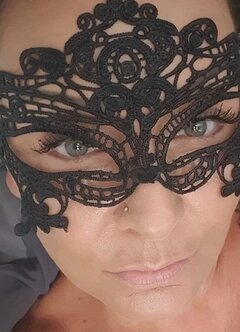 Skupiona przed opierdalaniem pały .jpeg