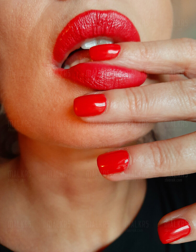 Lady in red .jpg - malkr5