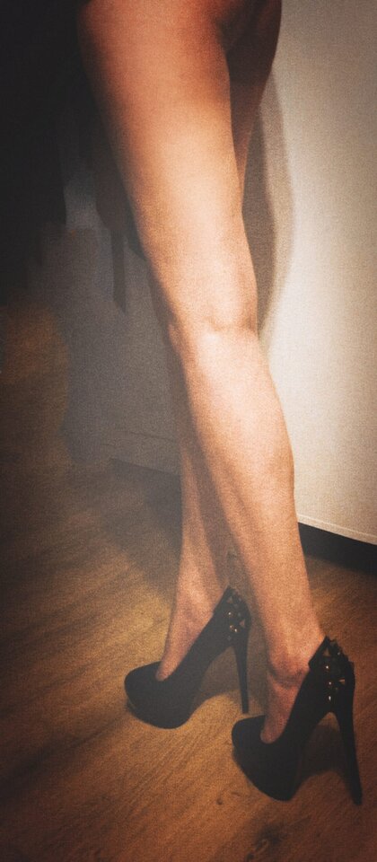 Polish_20220413_053448081.jpg - RedwithGold