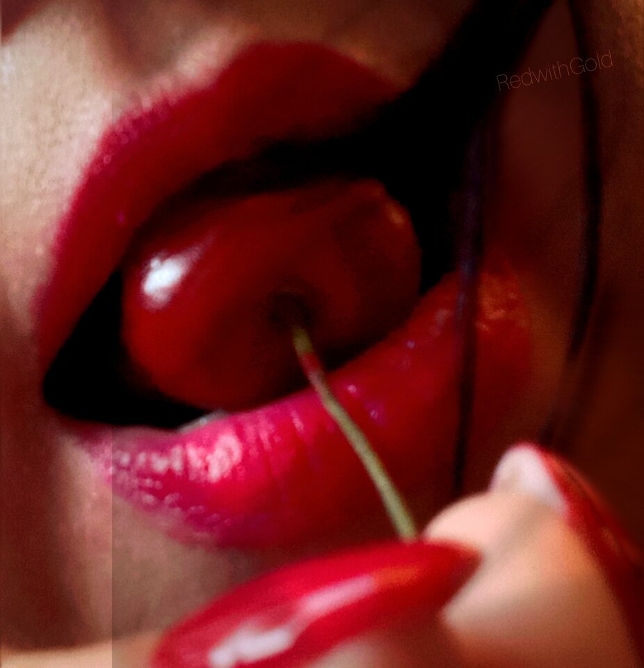 Polish_20220422_101437776.jpg - RedwithGold