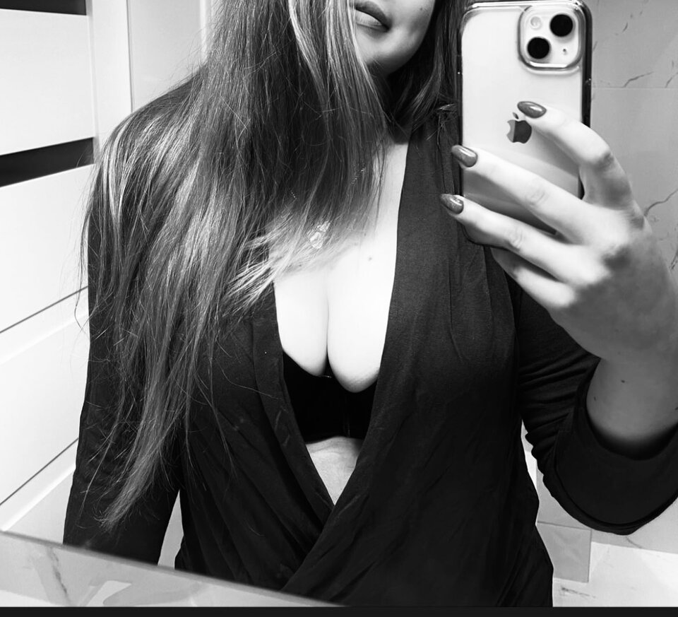 DD96E0BC-6E92-4F78-A0AF-14F1D525BD96.jpeg - Slodka_napalonaa