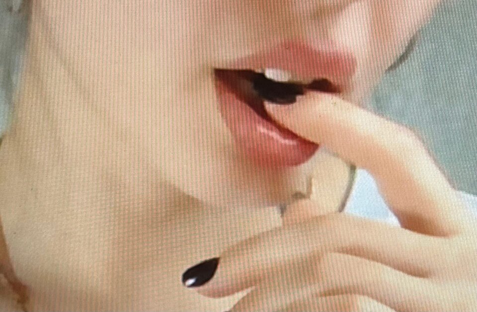 3lA-OZb-4h-b92IV5sdrIo5h4wCU_cIFkNZQQKic0dSgLM3NnR2DIqnUue9lFCAI - _Doris_