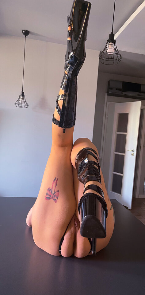 Stół - We_know_HTML