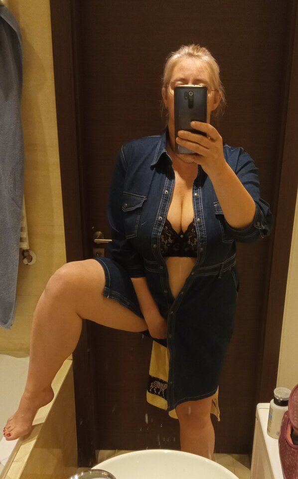 Zaraz wejdę do wanny... Tylko zdejmę te ciuszki - Kur_acjuszka