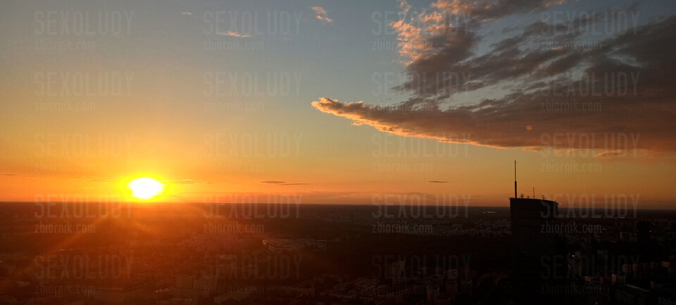 Z głową w chmurach.jpg - Sexoludy