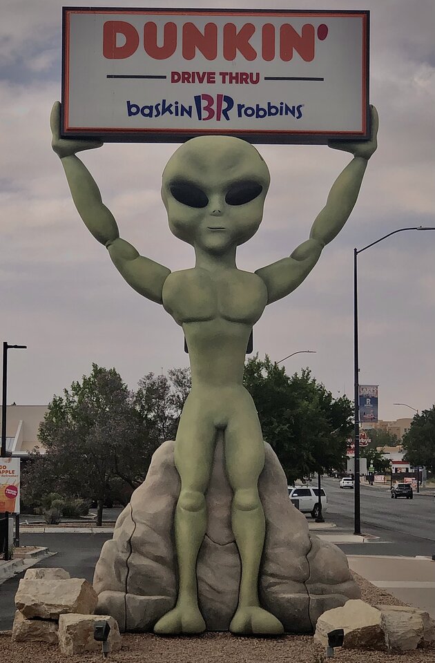 Wiem kto mi dzisiaj przyniesie pyszne pączki - milFuria