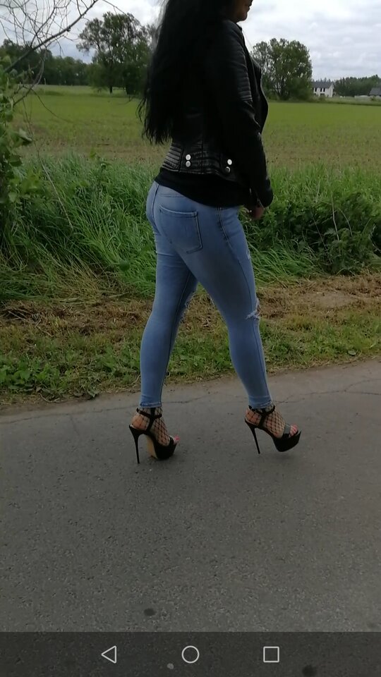 Screenshot_20220609_070346_com.huawei.himovie.overseas.jpg - RoksanaiNikol