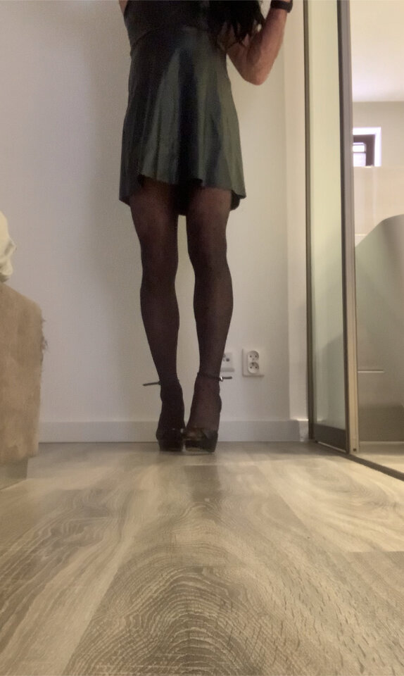 04985702-6D4A-4C2E-A320-38332C86D135.jpeg - FabStock