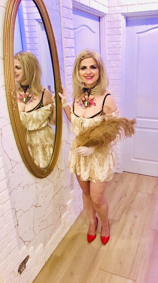 D4FC38A1-2C6F-4ED5-A493-19481C4CBB2C.jpeg - LadyLaura44