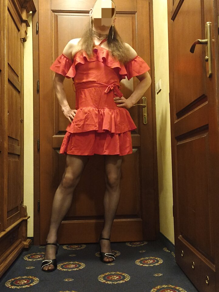 reddress.jpg - claudiacross