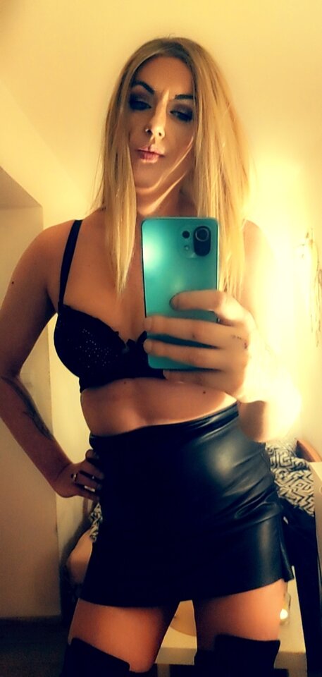 Snapchat-1427202426.jpg - KarolinaShemale29