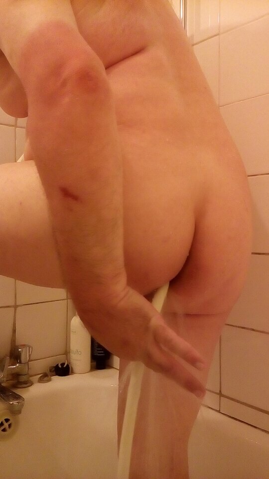 Sissy myje i bawi się cipką dziurką dupki 17.06.2022 g.09.45.jpg - Wawa48