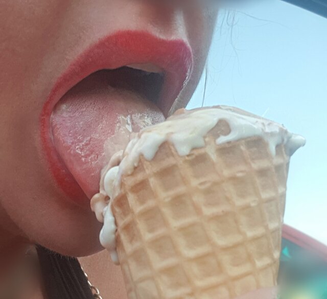 HotBlondie