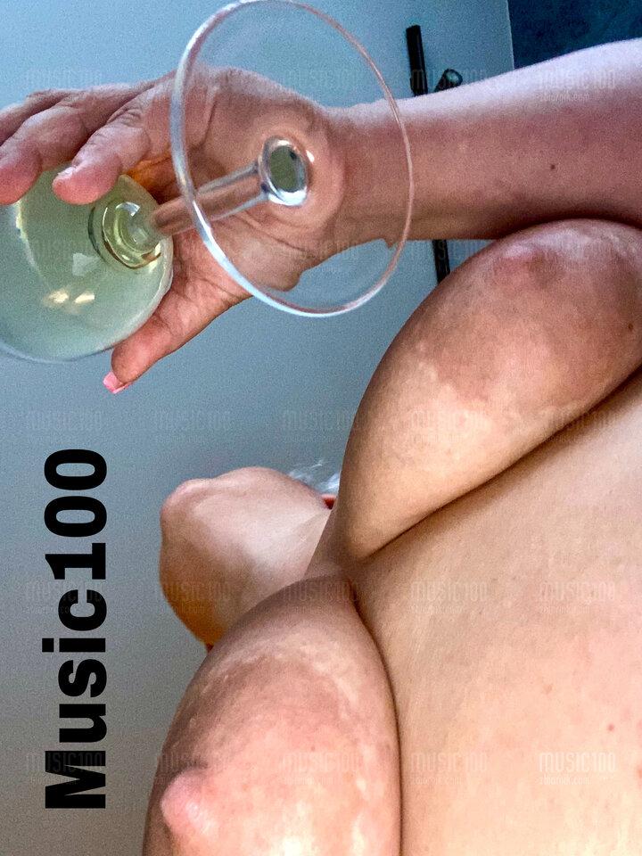 10B4989F-88AB-4737-9209-7C1E122E3FB0.jpeg - Music100