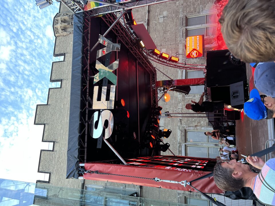 02E99DBF-B8DA-4175-AC3C-C1B00B6FA6EB.jpeg - nrw670n