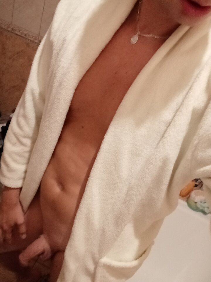 1657406218834933634165726545486.jpg - Bisexi1