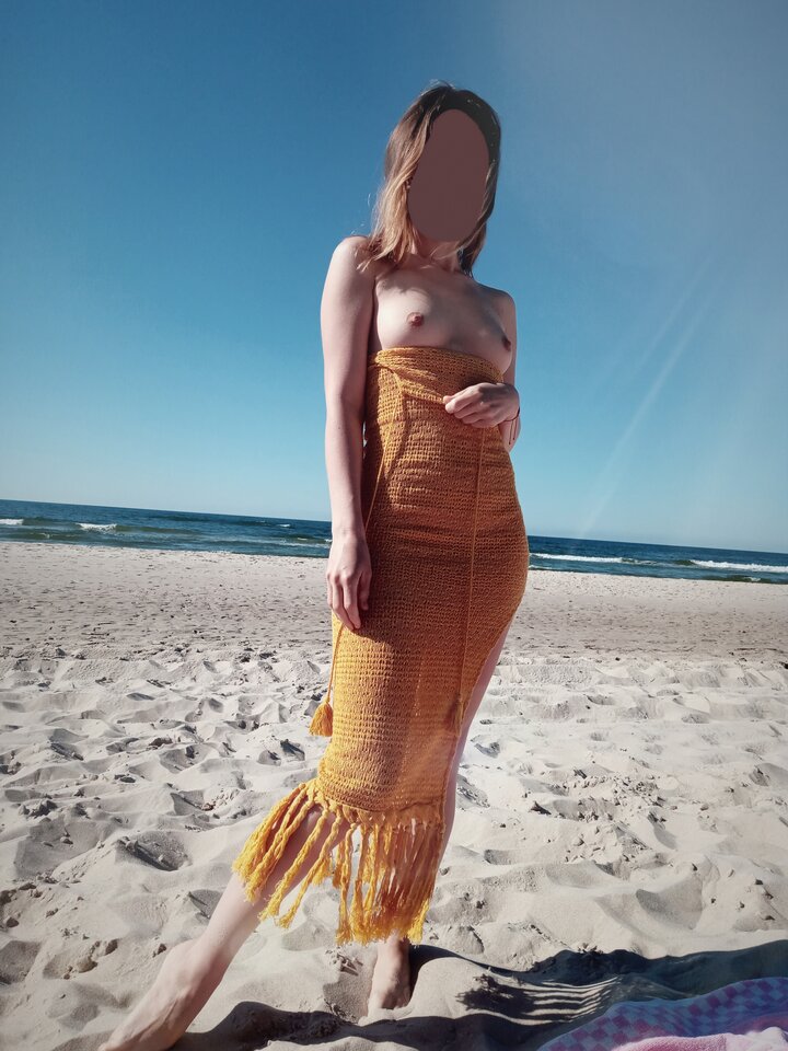 :) - Scarlett_Baron