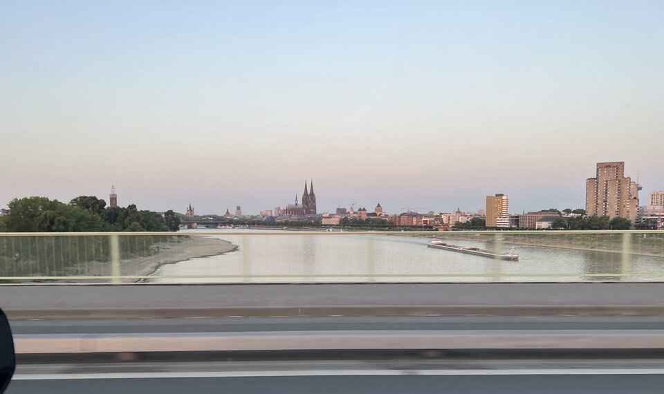 ABE18181-6A30-48C0-9648-ACB5F57333E5.jpeg - nrw670n