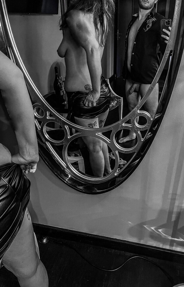 Mirror…. - We_know_HTML