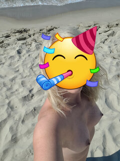 Piaski,  świeżo wyłoniłam się z morza, kropelki wody  tańc