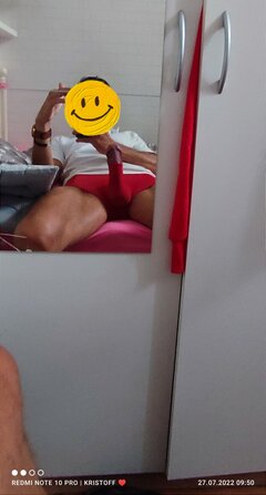 I co poranek stoi dębem,twardy,krwisty i gotowy.