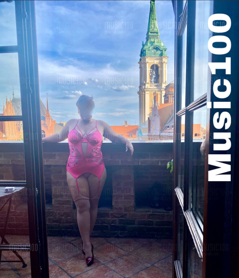 9ECA9584-A5F9-4002-83A6-34F32C58F9E1.jpeg - Music100