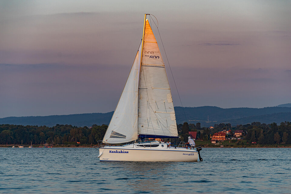 W zachodzącym słońcu - mystic