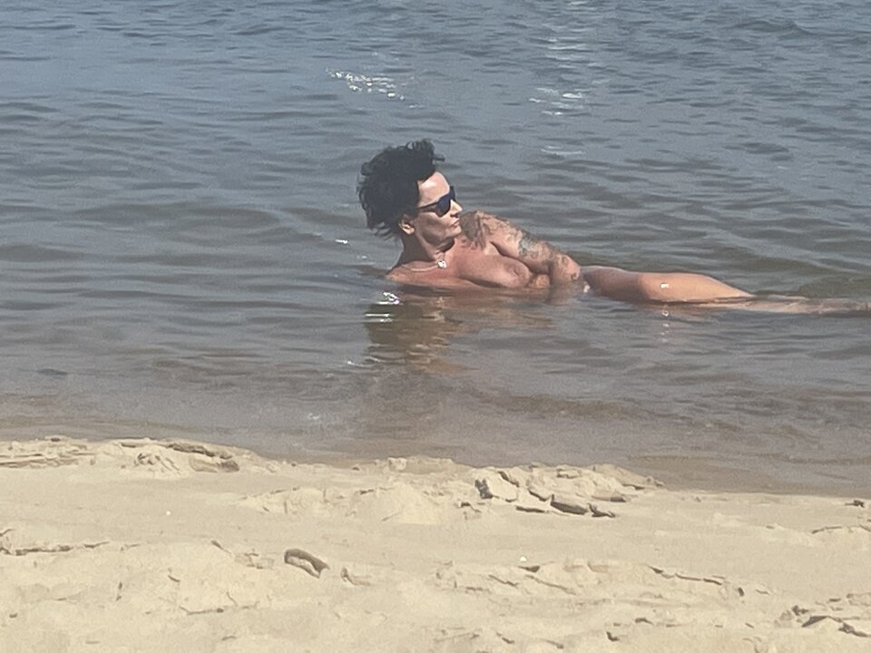 96E24BDC-73DE-42A9-B1EB-54778E7894FE.jpeg - Sexocholicy3m