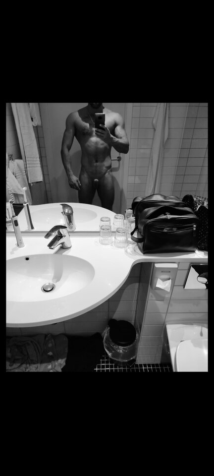 Screenshot_2022-08-06-10-35-41-120_com.google.android.apps.photo - Czarodziej8