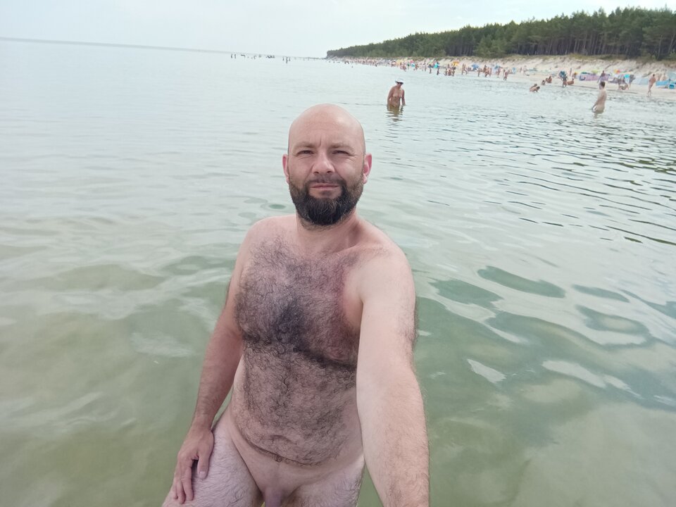 Nie ma to jak kąpiel nago w środku dnia! - wlochaty85dojrzalej