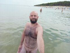 Nie ma to jak kąpiel nago w środku dnia!