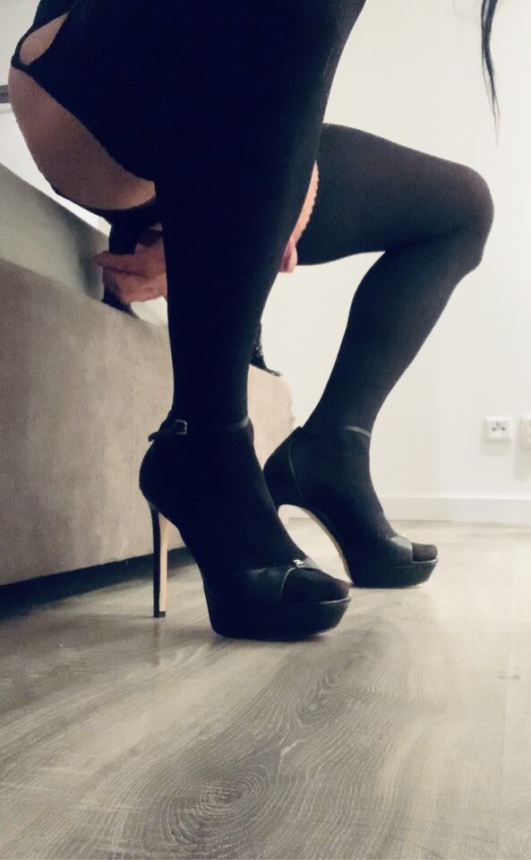 9B7D8D55-743B-42FB-AFF0-F02A5476E0F6.jpeg - FabStock