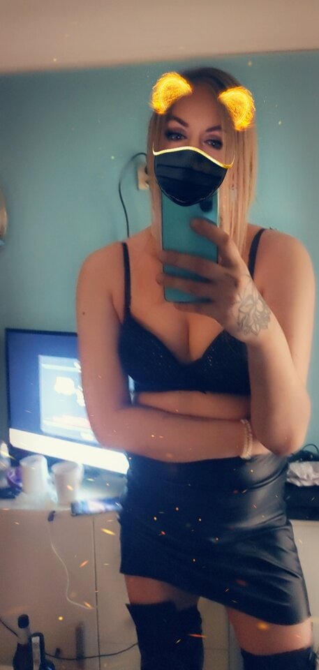 Snapchat-1674954831.jpg - KarolinaShemale29