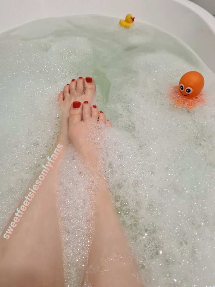 Chcesz zobaczyć więcej? - Sweetfeetsies