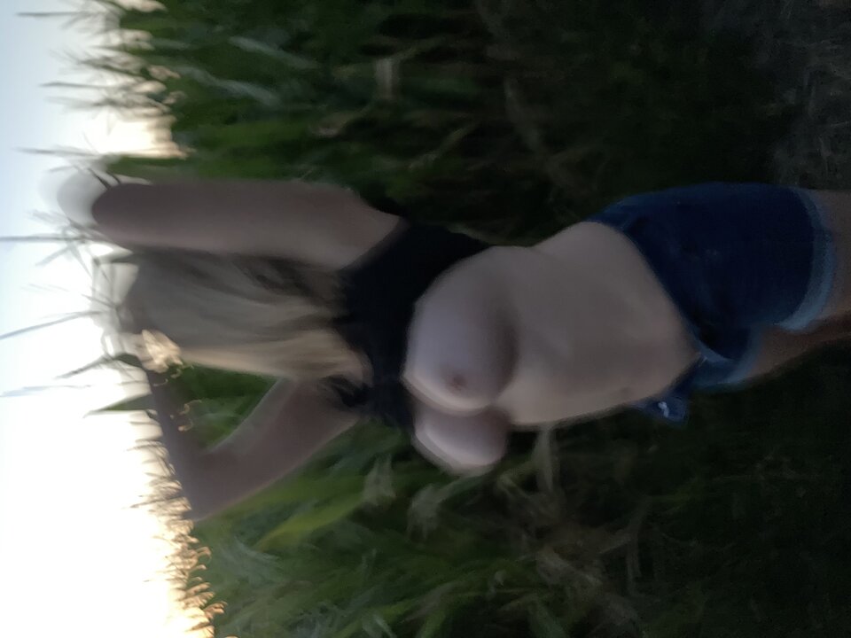 9D8AE377-314D-4B50-8B83-2C5E820D07C1.jpeg - GregiOna