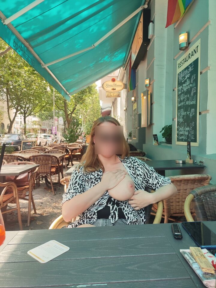 Peekaboo - ParaKrk90i80