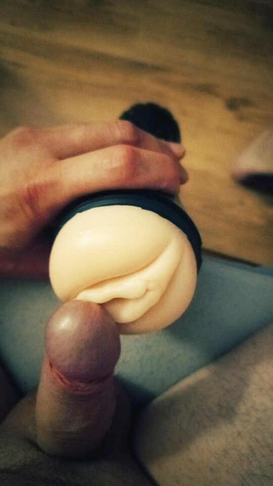 Wieczorne zabawy z zabaweczką - Uparty86