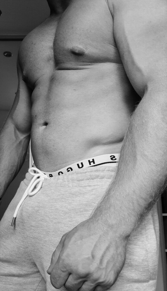 20220801_193436.jpg - PersonaLicker